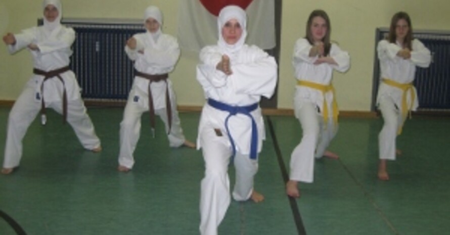 Karate-Training für Frauen beim TuS Huchting