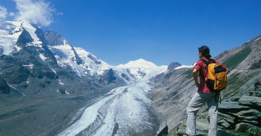 Wie sieht der Blick 2020 aus? Kaiser-Franz-Josef-Höhe mit Pasterze-Gletscher und Großglockner, Kärnten, Österreich (Copyright: picture-alliance/dpa)