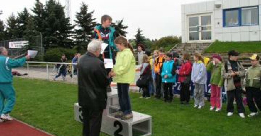 Stolze Schüler bei der Siegerehrung (Foto: Landessportverband Thüringen)