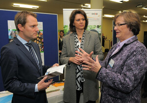 v.li.: Staatssekretär Bahr, Ministerin Ilse Aigner und DOSB-Vizepräsidentin Ilse Ridder-Melchers; Foto: DOSB/Toni Thonfeld