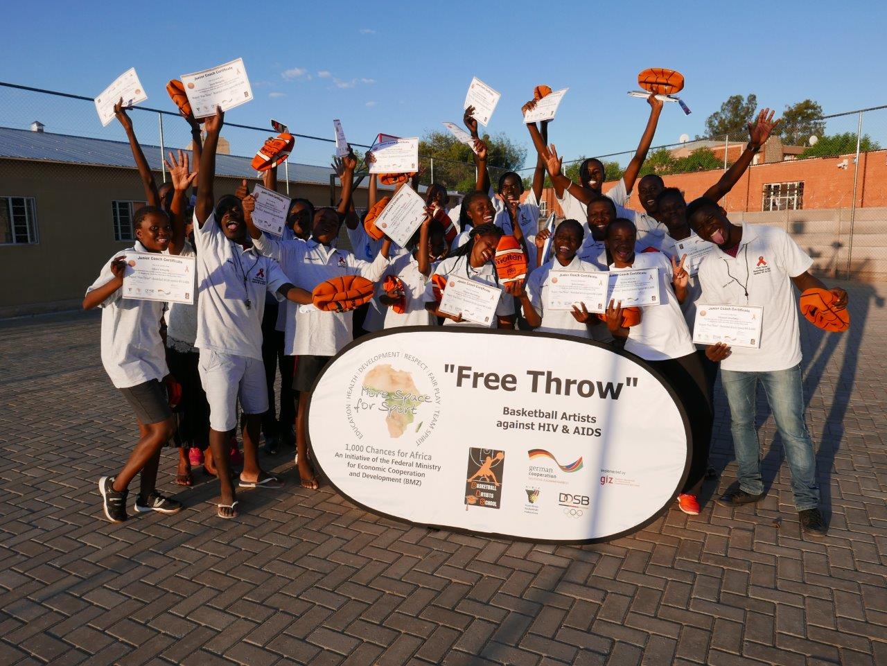 Ausgebildete Juniortrainer/innen der Basketball Artist School in Windhuk/Namibia. Ausgebildete Juniortrainer/innen der Basketball Artist School in Windhuk/Namibia.