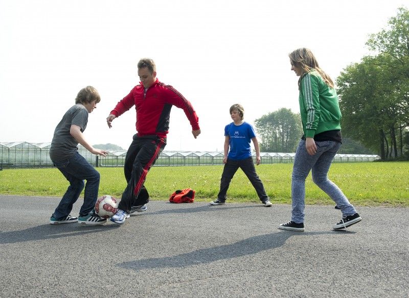 Der Familiensportguide gibt Familien Anregungen zu einer bewegten Freizeitgestaltung. Foto: LSB NRW, Andrea Bowinkelmann