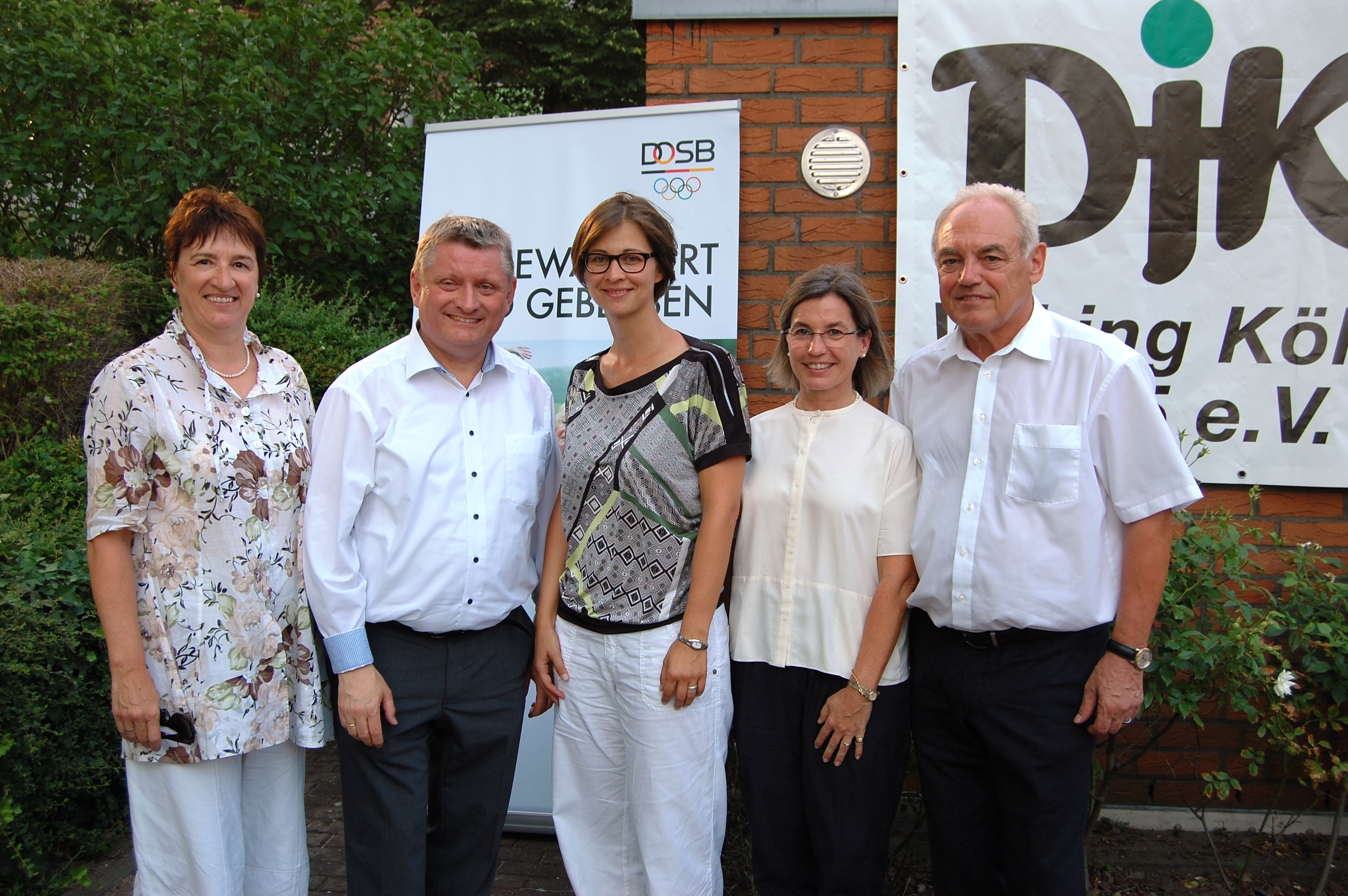 Dr. Karin Fehres (DOSB-Vorstand Sportentwicklung), Hermann Gröhe (Bundesgesundheitsminister), Verena Zschippang (DOSB, Projektleiterin "ZuG"), Heike Kübler (DOSB, Stellvertr. Ressortleiterin Chancengleichheit, Diversity), Walter Schneeloch (DOSB-Vizepr